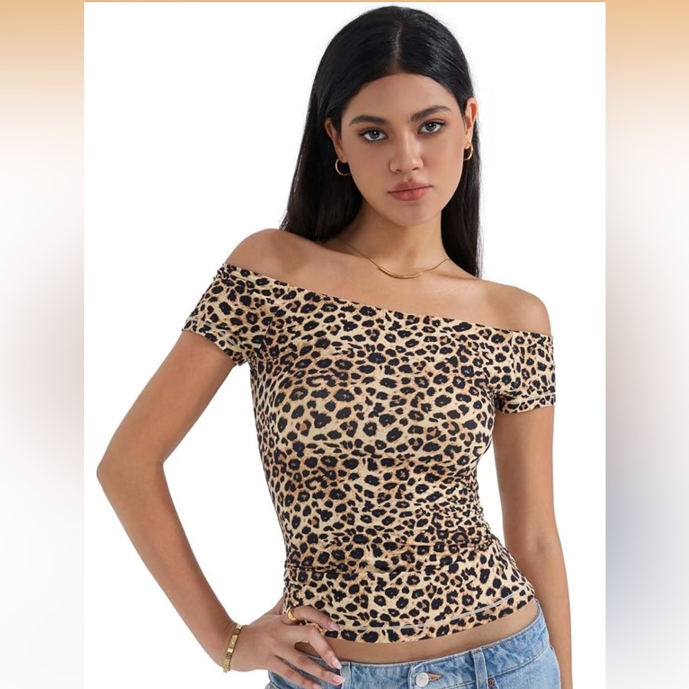 Suuksees Leopard Print Off-Shoulder Y2K Top